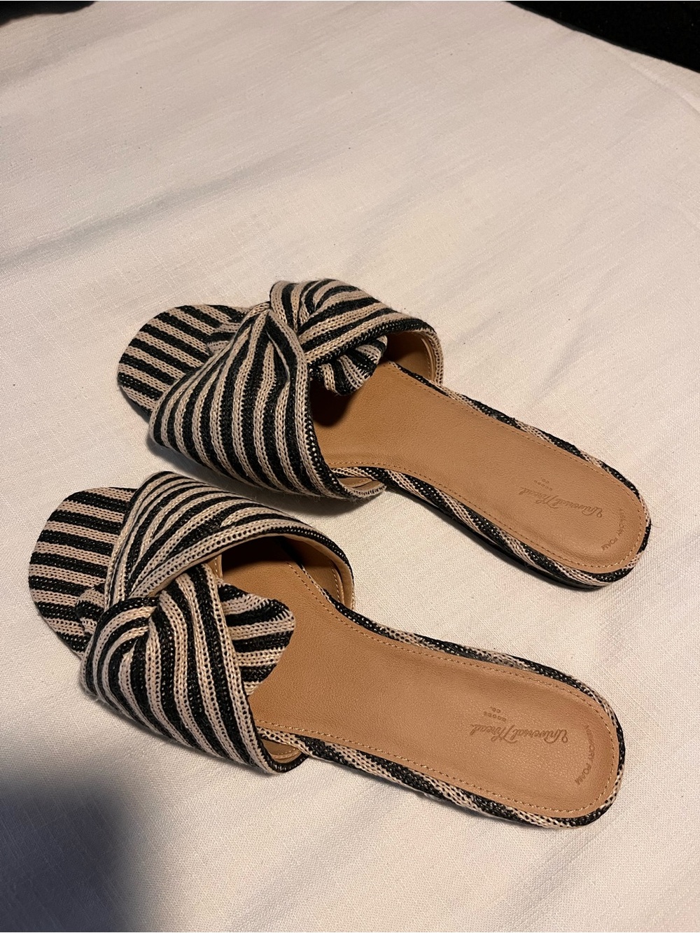 Universal Thread Striped Knot Slide Sandals - Black & Cream - Picture 2 of 3